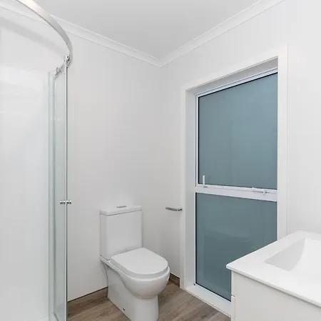 Comfy Stay Close To City Center Hamilton Exterior photo