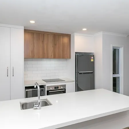 Comfy Stay Close To City Center Hamilton Exterior photo